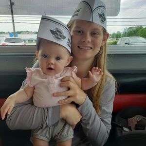 Meet your Posher, Abigail